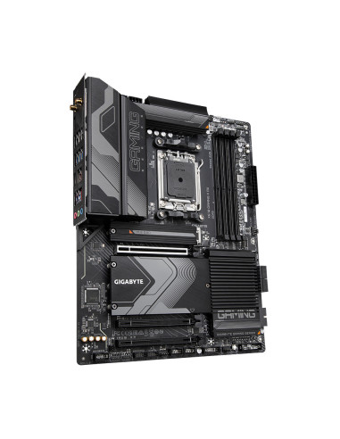 GA-X670 Gaming X AX