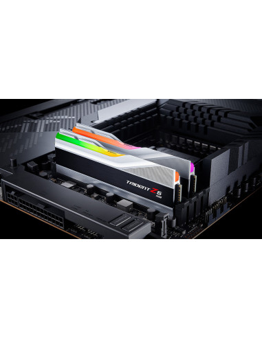 32GB (2x16GB) Trident Z5 RGB 6,4GHz CL32 Silver XMP