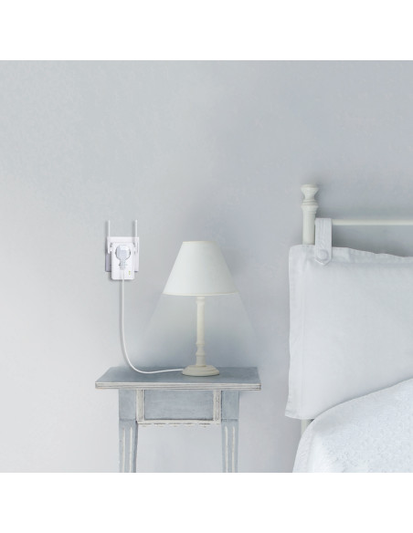 Range Extender with Passthrough 300Mbps Wi-Fi